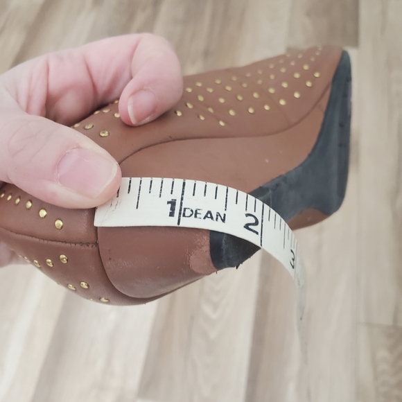 "me Too" tan leather peep-toe kitten wedges / low-heel shoes, size 8.5, GUC - Picture 6 of 10